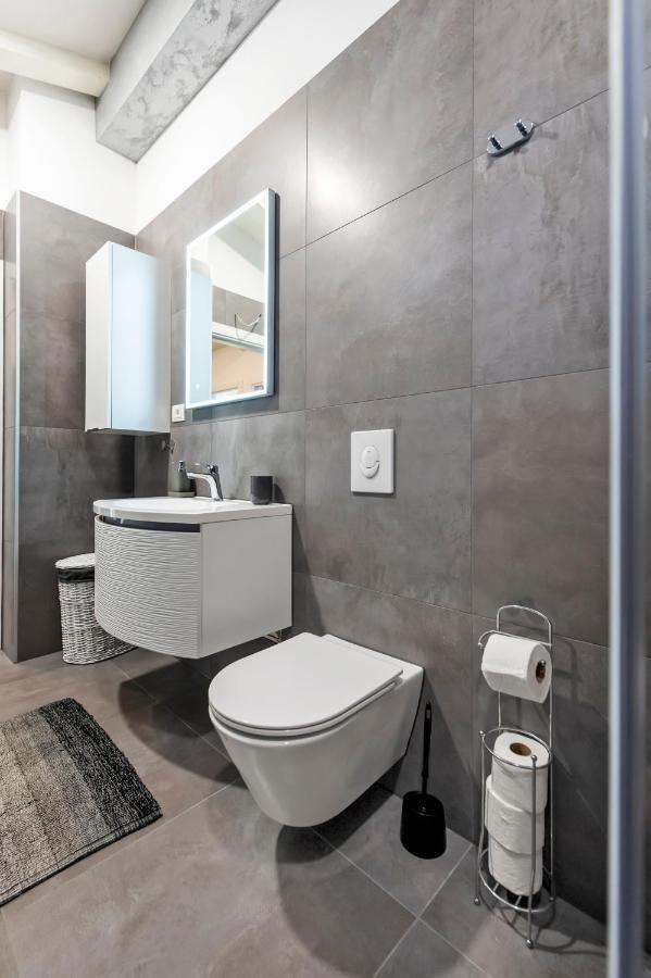Deluxe Apartments A&A - 2 Ровінь Екстер'єр фото