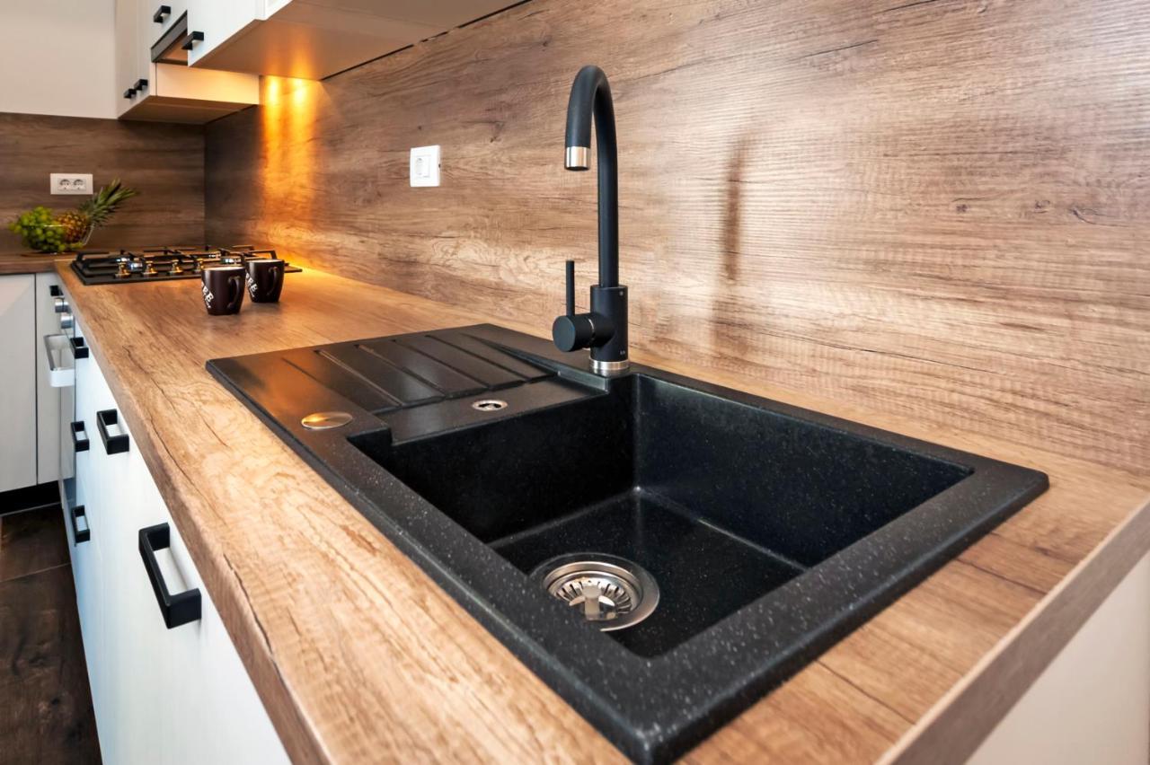 Deluxe Apartments A&A - 2 Ровінь Екстер'єр фото