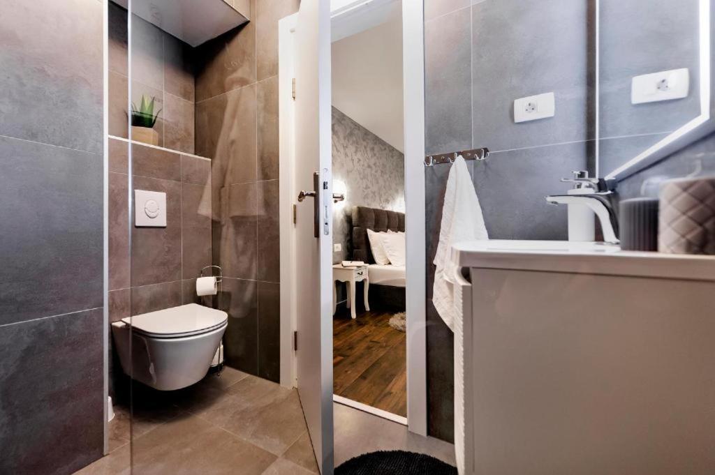 Deluxe Apartments A&A - 2 Ровінь Екстер'єр фото