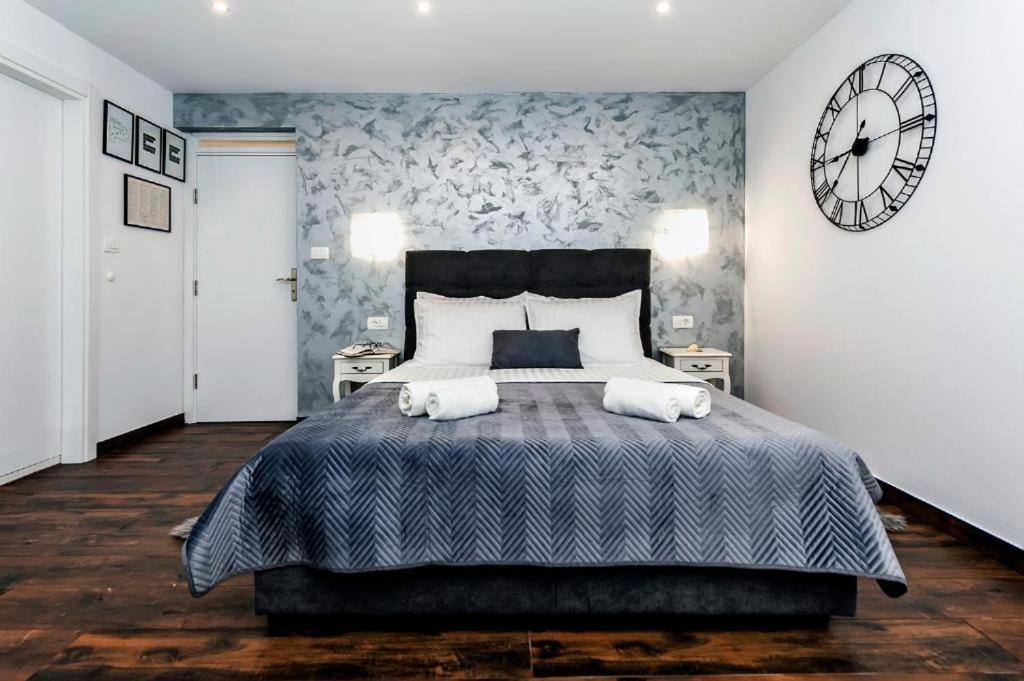 Deluxe Apartments A&A - 2 Ровінь Екстер'єр фото