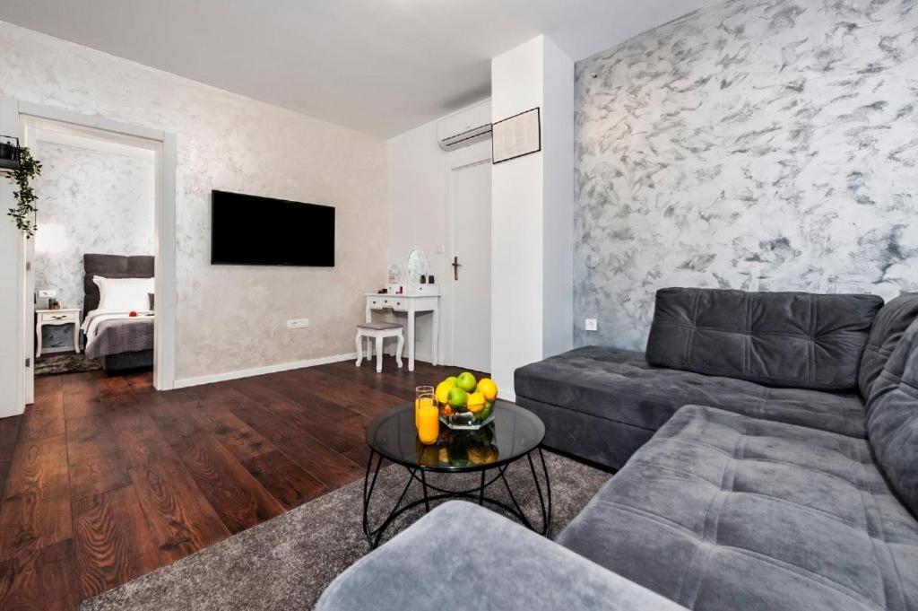 Deluxe Apartments A&A - 2 Ровінь Екстер'єр фото